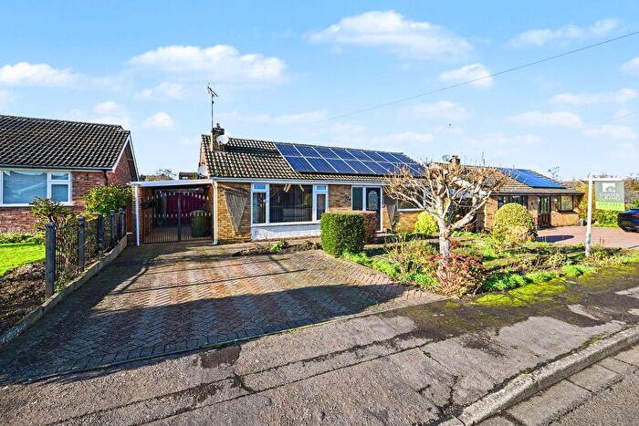 2 Bedroom Detached Bungalow For Sale In Landseer Close, Rugby, CV21