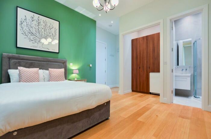 2 Bedroom Flat To Rent In Hampstead Hill Gardens, Hampstead, NW3