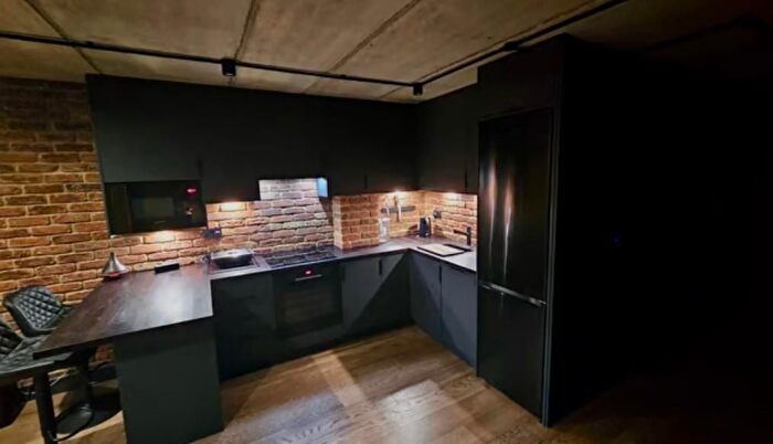 3 Bedroom Flat To Rent In Pampisford Road, London, CR2