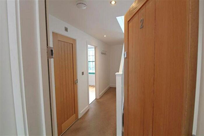 2 Bedroom Flat To Rent In Whitemans Green, Cuckfield, RH17