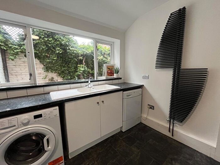 3 Bedroom Terraced House To Rent In Far Wharf, - Bed *Bed Available*, LN1