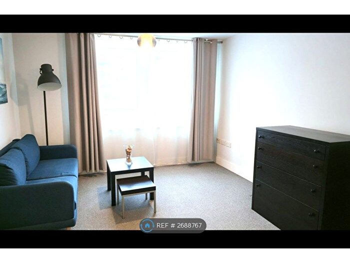 1 Bedroom Flat To Rent In Breakwater House, Cardiff, CF11