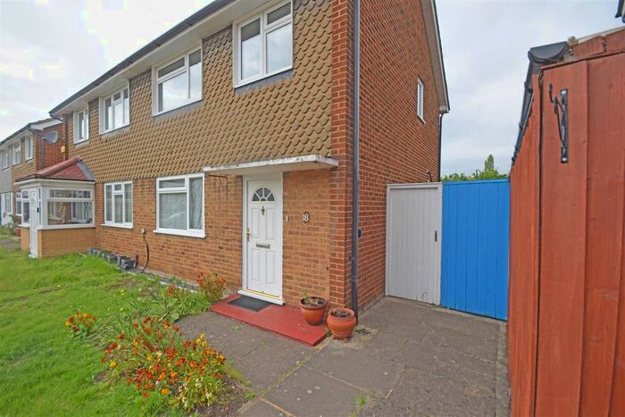 2 Bedroom Property To Rent In Stirling Road, Twickenham, TW2