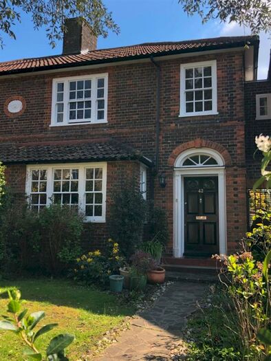 3 Bedroom Semi-Detached House To Rent In Eastern Road, East Finchley, N2