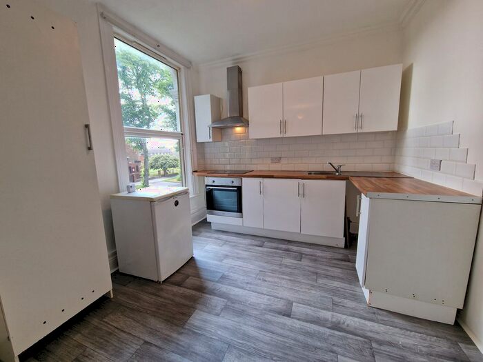 Studio To Rent In Boulevard, Hull, North Humberside, HU3