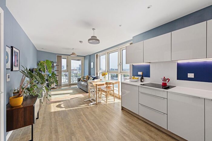 2 Bedroom Flat For Sale In Telegraph Avenue, London, SE10