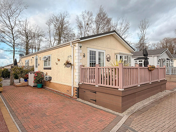 2 Bedroom Park Home For Sale In Castle Lake, Saltmarshe Castle, Bromyard, HR7