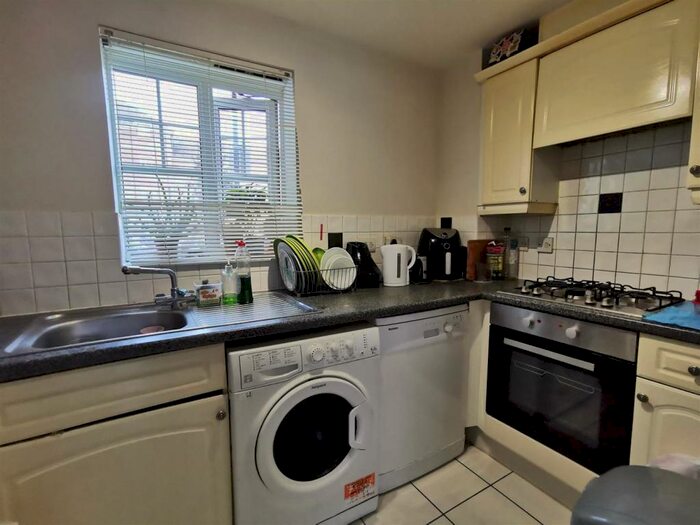 2 Bedroom Flat To Rent In Clarinet Court, Edgware, HA8