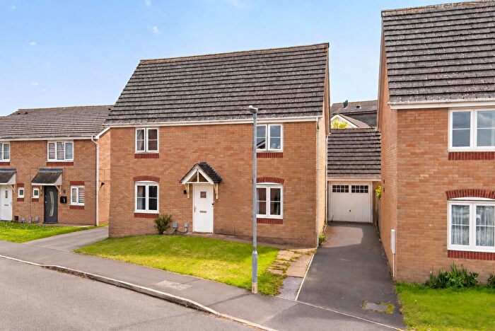 4 Bedroom Detached House For Sale In Magpie Close, Corby, NN18