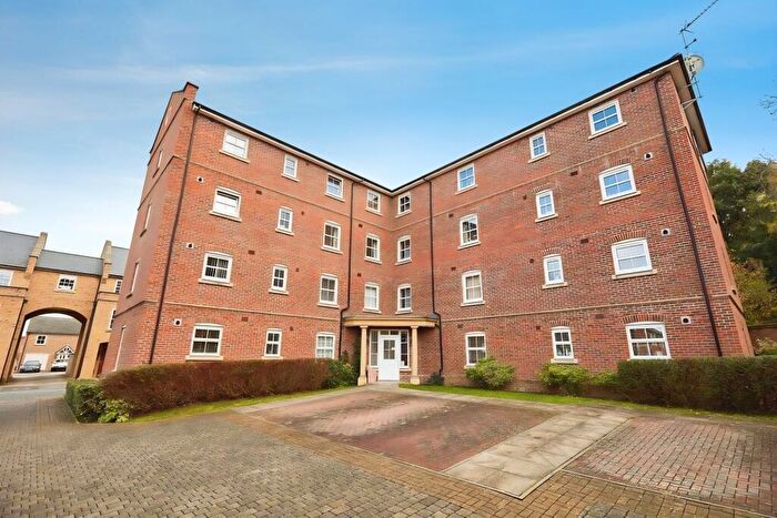 2 Bedroom Flat To Rent In Rockbourne Road, Sherfield-On-Loddon, RG27