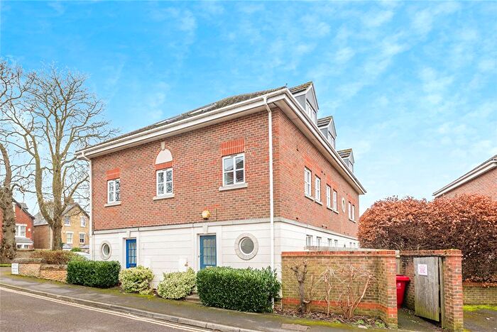 1 Bedroom Flat For Sale In Don Bosco Close, Oxford, Oxfordshire, OX4