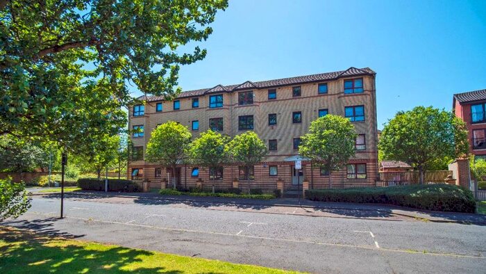 2 Bedroom Flat To Rent In Grovepark Street, Woodside, Glasgow, G20