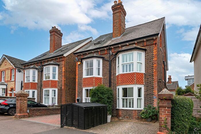 4 Bedroom Semi-Detached House For Sale In Shrewsbury Road, Redhill, RH1