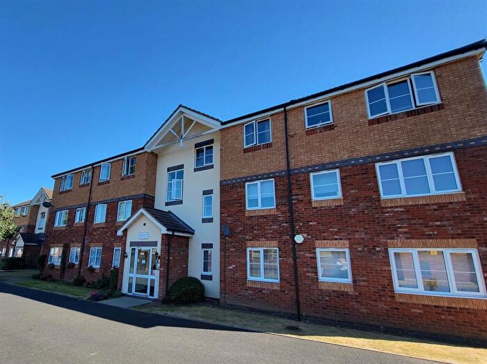 2 Bedroom Flat To Rent In Warwick Road, Sutton Coldfield, West Midlands, B73