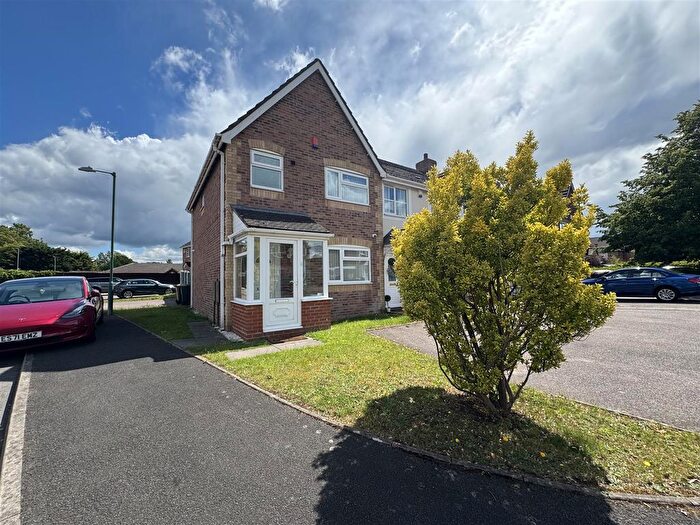 3 Bedroom Terraced House For Sale In Radlow Crescent, Birmingham, B37