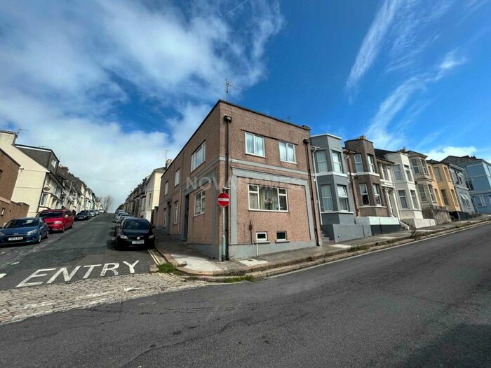 2 Bedroom Flat To Rent In Station Road, Keyham, PL2