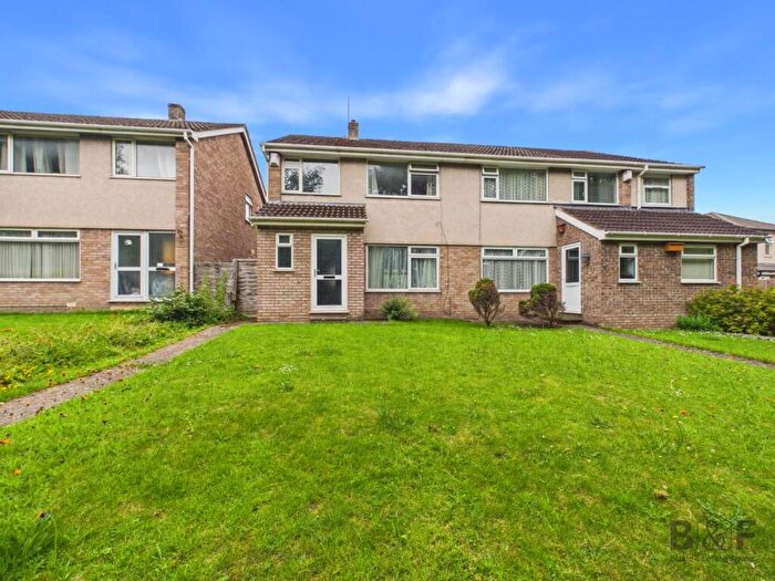 3 Bedroom Semi Detached House For Sale In Oaklands Close, Mangotsfield, Bristol, BS16