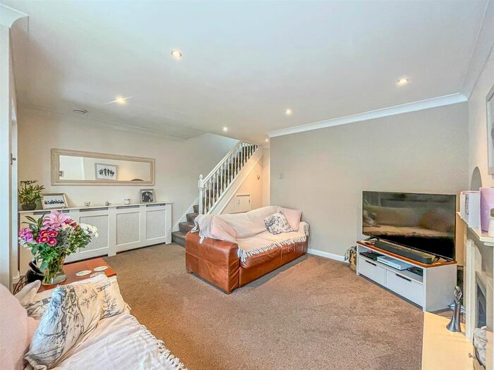 4 Bedroom Semi-Detached House For Sale In Bramfield Road West, Rayleigh, SS6