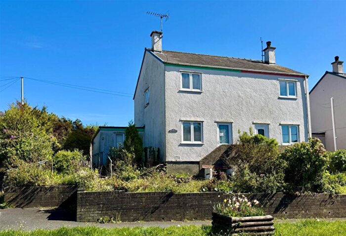 2 Bedroom Semi-Detached House For Sale In Stad Llwynaethnen, Trefor, Caernarfon, LL54