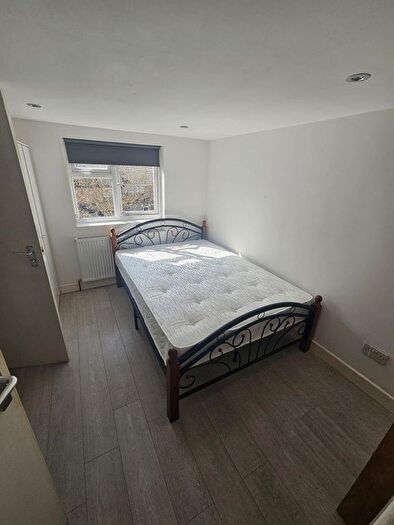 7 Bedroom Terraced House To Rent In Tivoli Road, Hounslow, Middlesex, TW4