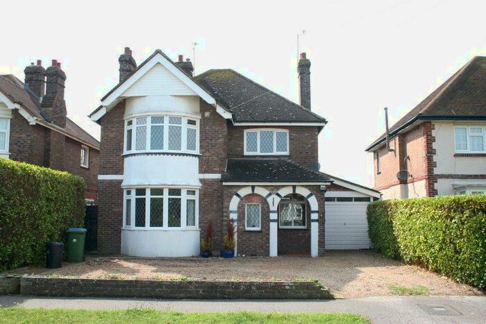 4 Bedroom House To Rent In Harsfold Road, Rustington, West Sussex, BN16