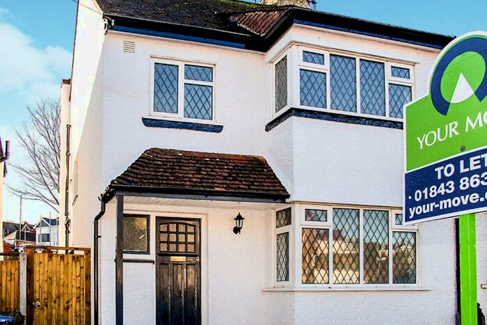 3 Bedroom Semi-Detached House To Rent In Bradstow Way, Broadstairs, Kent, CT10