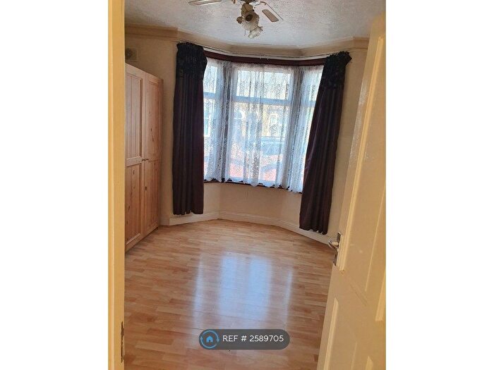 3 Bedroom Terraced House To Rent In London, London, E6