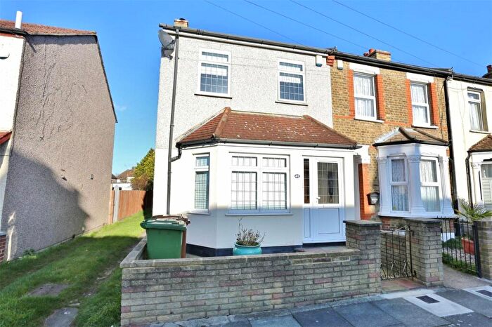 2 Bedroom End Of Terrace House To Rent In Palmeira Road, Bexleyheath, Kent, DA7