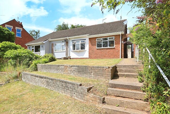 2 Bedroom Bungalow For Sale In Summer Road, Kidderminster, Worcestershire, DY11