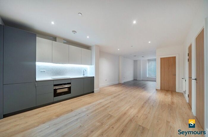 1 Bedroom Flat To Rent In Chertsey, Surrey., KT16