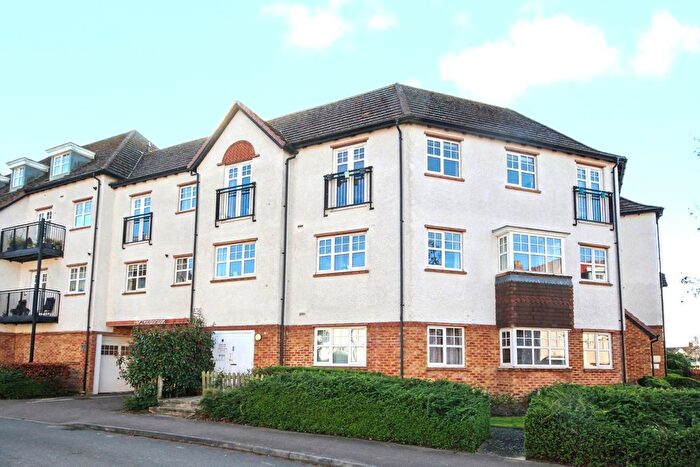 2 Bedroom Flat For Sale In Wissen Drive, Letchworth Garden City, SG6