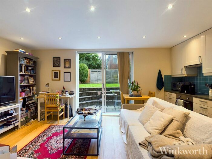 1 Bedroom Flat To Rent In Acacia Road, Acton, London, W3