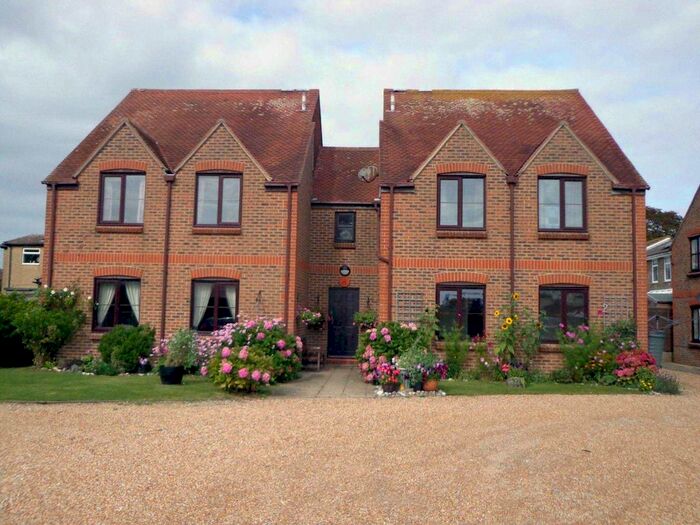 2 Bedroom Flat To Rent In Old Bakery Mews, East Street, Selsey, PO20