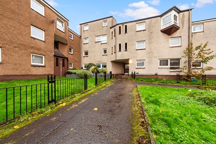 3 Bedroom Flat For Sale In Fisher Court, Glasgow, G31