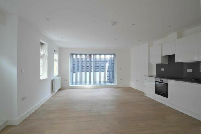 1 Bedroom Maisonette To Rent In Chipstead Road, Coulsdon, CR5