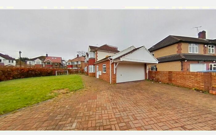 6 Bedroom Semi-Detached House To Rent In Bannister Close, Langley, SL3