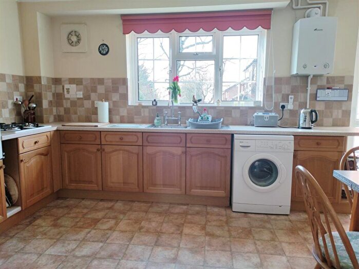 4 Bedroom Detached House For Sale In Cedar Wood Close, Fair Oak, Eastleigh, SO50