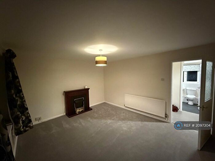 2 Bedroom Flat To Rent In Lilburne Avenue, Norwich, NR3