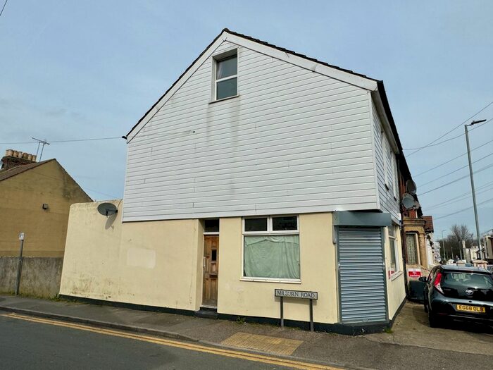 1 Bedroom Flat To Rent In Richmond Road, Gillingham, ME7