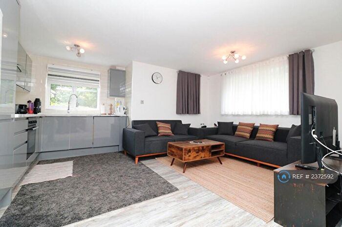 2 Bedroom Flat To Rent In Kendal Court, Manchester, M22
