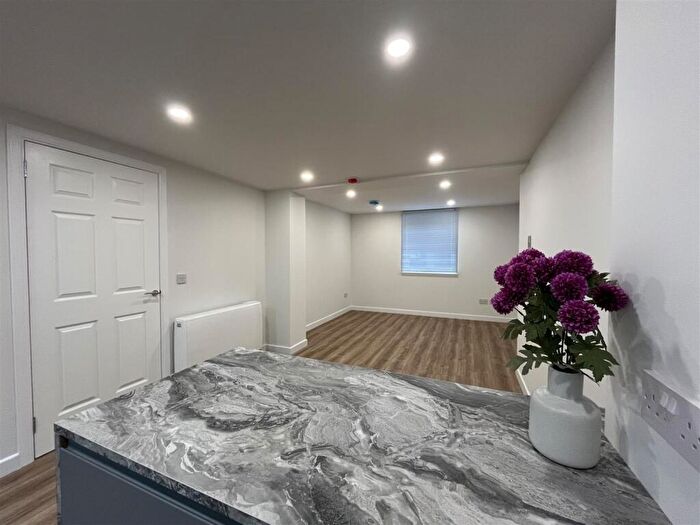 2 Bedroom Flat To Rent In Charterhouse Lane, Perth, PH2
