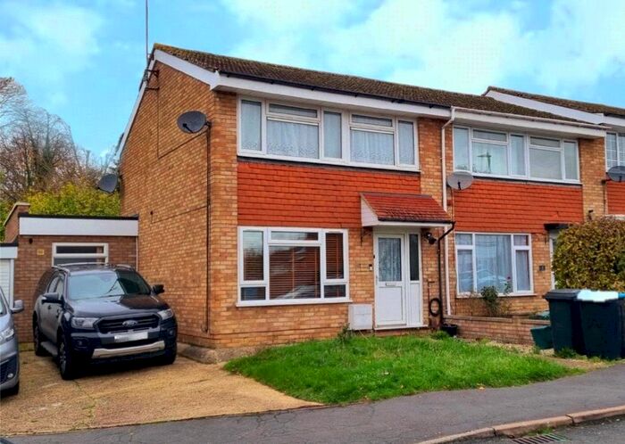 4 Bedroom Semi-Detached House To Rent In Kimpton Close, Hemel Hempstead, Hertfordshire, HP2