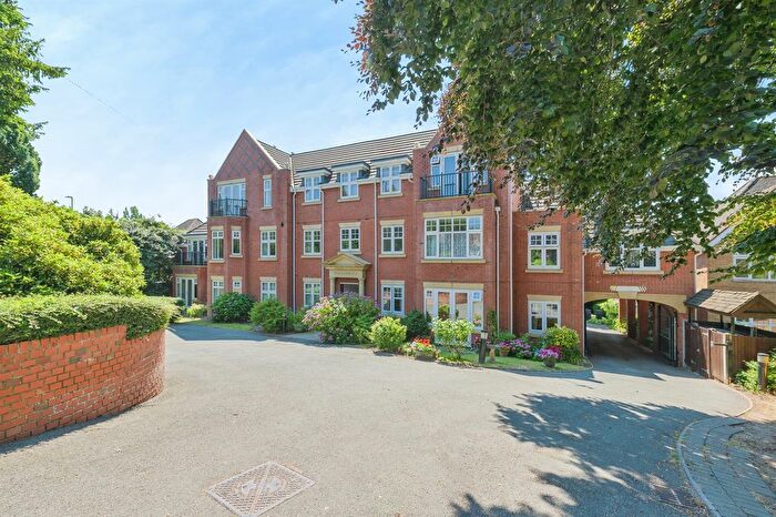 2 Bedroom Flat For Sale In Lichfield Road, Sutton Coldfield, B74