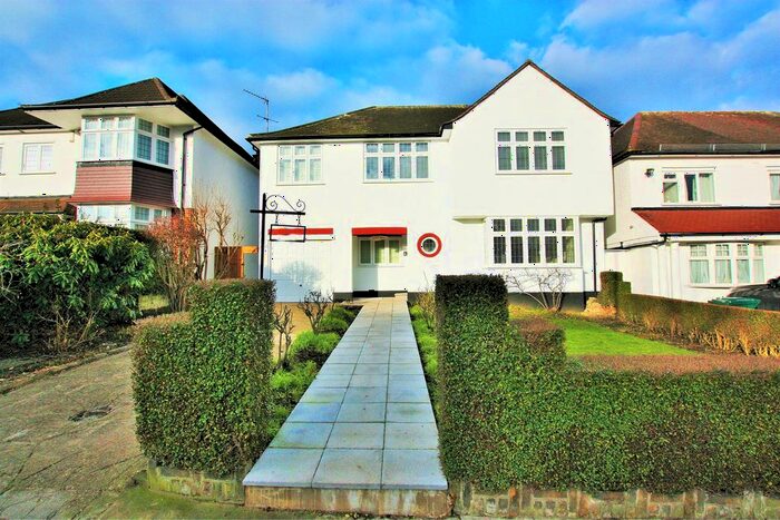 5 Bedroom Detached House To Rent In Downage, Hendon, NW4