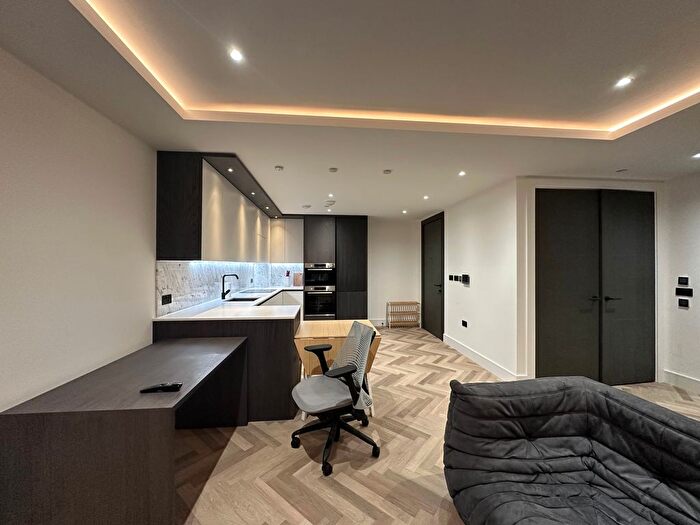 1 Bedroom Flat To Rent In Brigade Court, London, SE1