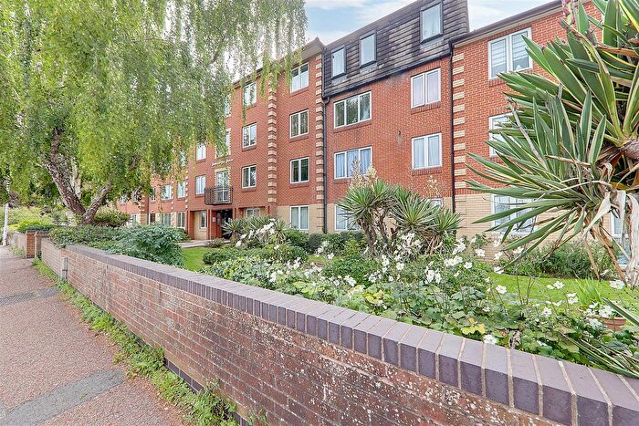 1 Bedroom Flat For Sale In Homesteyne House, Broadwater Road, Worthing, BN14
