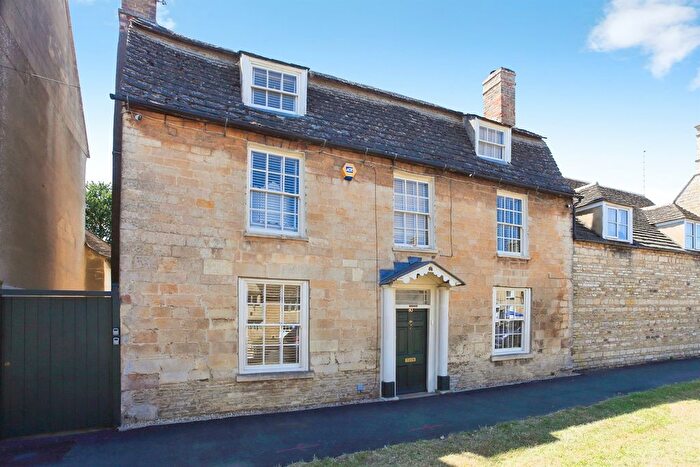 4 Bedroom Detached House For Sale In Church Street, Market Deeping, Peterborough, PE6