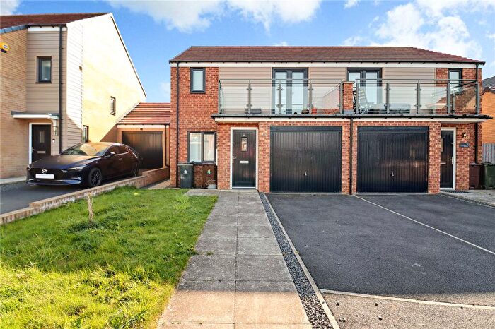 3 Bedroom Semi-Detached House For Sale In Edge Way, Wallsend, Tyne And Wear, NE28