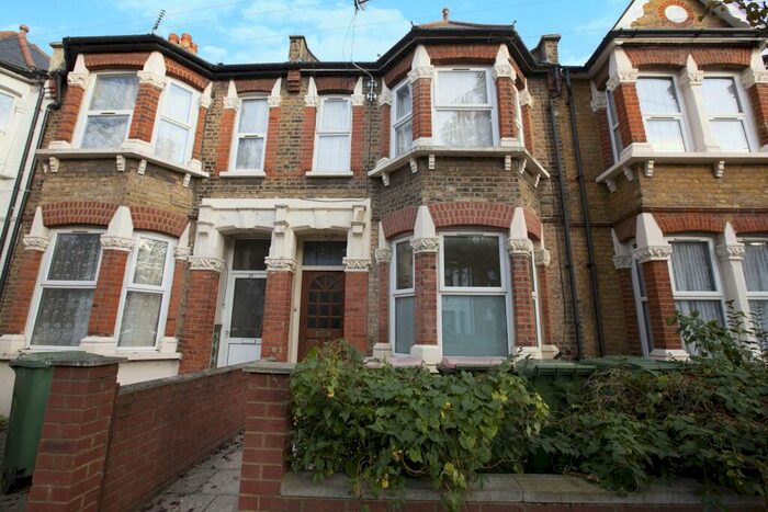 2 Bedroom Apartment To Rent In Churston Avenue, London, E13