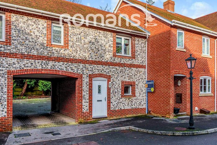 2 Bedroom Maisonette To Rent In Winton Close, Winchester, SO22